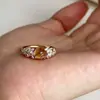 Anel Cabochão com Design de Flor em Formato de Ovo para Mulheres, Design de Nicho Popular no Xiaohongshu, Anel de Luxo Leve de Alta Qualidade