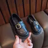 Zapatos de Cuero Negro de Suela Blanda Estilo Británico Nuevo Primavera y Otoño Mocasines Simples Franceses Zapatos Individuales para Niñas Zapatos de Rendimiento