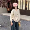 Jaqueta Suéter Gola Redonda Estilo Coreano Estilo Preguiçoso para Mulheres Outono e Inverno Novo Solto Aparência Emagrecedora Botão de Coração Cardigan de Malha Macio e Sedoso