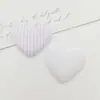 Novo Acessórios de Joias de Pelúcia Redondos em Formato de Coração com Estampa Xadrez de Lado Único Acessórios DIY para Roupas Chapéus Fabricante Atacado em Estoque