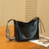 Nuevo Otoño e Invierno Vintage Cuero Vacuno Curtido Vegetal Bolso Balde Moda Femenina Bolso Bandolera de Hombro Transfronterizo Cuero Genuino para Mujer Bolso 8803