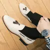 Zapatos Casuales de Cuero Gamuzado para Hombre de Primavera y Otoño, Zapatos de Moda Slip-On Estilo Británico, Versión Coreana para Jóvenes Estilistas