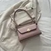 Bolso de Mano Ligero de Lujo Tipo Sobre Nuevo Otoño 2026 para Mujer, Color Sólido Simple, Hebilla Metálica, Moda Casual, Bolso de Banquete con Temperamento