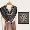 Pañuelo estilo vintage con estampado de anacardos para mujer, un accesorio chic y discreto que se puede usar en capas e incluso como cinturón para la cintura para crear un efecto adelgazante