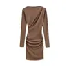 Vestido Largo de Manga Larga con Hombro Asimétrico Fruncido y Forro de Felpa, Diseño de Moda, Nuevo Estilo Otoño/Invierno, Ceñido a la Cintura, Corte Ajustado, Bodycon, Vestido Corto