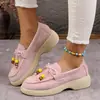 Outono de 2026 Novo Estilo Mocassins Casuais com Franjas e Laço Tamanho Grande Comércio Exterior Mocassins de Contas Transfronteiriços de Salto Médio para Mulheres