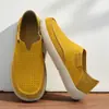 Mocassins Vazados Masculinos Verão 2026 Novos Sapatos de Couro Respiráveis Masculinos Slip-On Casuais Sapatos de Condução com Solado Macio