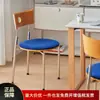 Silla de comedor estilo vintage para uso doméstico, minimalista, lujo ligero, sensación de alta gama, silla con respaldo de madera maciza, estilo francés Bauhaus, silla retro duradera