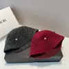 Chapéu de Pescador de Malha Estilo Coreano Outono e Inverno com Etiqueta M para Mulheres, Moda Versátil de Camada Dupla Vazada, Aba Larga, Afina o Rosto, Copa Pequena