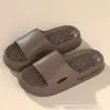 Pantuflas de verano para mujer, para el hogar, el baño, antideslizantes, con suela gruesa, para uso en interiores y exteriores, sandalias y pantuflas para el hogar para parejas, para hombre.