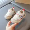 Sapatos Fofos de Desenho Animado para Bebês e Crianças Pequenas 2026 Outono Sapatos Casuais para Caminhada de Meninos Sapatos de Couro para Meninas de Interior
