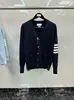 Directo de Fábrica TB Macaron Cuatro Rayas Cuello en V Casual Todo Fósforo Top Unisex Cardigan Chaqueta de Manga Larga