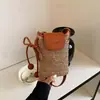 Moda Verano 2026 Bolso Cubo Simple Retro para Mujer Estilo Coreano Bolso de Hombro Cruzado de Nicho Bolso Simple para Teléfono Móvil