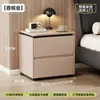 Mesita de noche de madera maciza para dormitorio del hogar 2026, lujo ligero con sensación de alta gama, pequeño mueble de almacenamiento negro estilo vintage para sala de estar