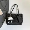 2026 Verão Nova Bolsa de Ombro de Grande Capacidade Versátil Bolsa de Axila Transfronteiriça Tendência Estilo Doce Bolsa de Mão Bolsa Tote para Mulheres