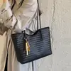 Bolsa tote feminina de grande capacidade com padrão trançado, bolsa de ombro, nova moda outono e inverno 2026, bolsa de mão versátil para o dia a dia, moderna