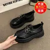 Zapatos de cuero para mujer 2026 modelo nuevo, de suela gruesa, retro, mocasines de moda, estilo británico, negros, zapatos de suela única antideslizantes