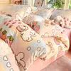 Juego de Cuatro Piezas de Leche Polar de Invierno con Funda Nórdica de Polar Añadida Juego de Tres Piezas para Dormitorio Infantil Sábana Cálida Ropa de Cama de Coral