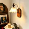 Lámpara de Pared Francesa Lámpara de Mesita de Noche para Dormitorio Estilo Vintage Pasillo Corredor Sala de Estar Creativa Lámpara Decorativa de Atmósfera con Cable de Tirar