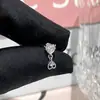 Brincos de aço titânio com zircônia de coração design doce e cool prego de orelha fundo plano dormir sem preocupação prego de osso da orelha atacado feminino