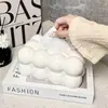Artículo Popular de TikTokCaja de pañuelos estilo crema, caja de pañuelos de alta gama para sala de estar, caja de pañuelos creativa tipo malvavisco de lujo ligero
