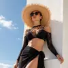 El nuevo sexy encubrimiento de playa bikini SHEIN con diseño hueco estilo europeo y americano, top de malla de pesca de manga larga sin hombros está en stock