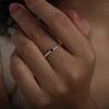 Romanticismo Francés Vintage Zircón Blanco Nano Piedra Piedra de Cristal Banda Delgada Anillo Nicho Mujer Joyería Tendencia No Desvanecediza