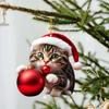 Acrílico Interesante y Lindo Gato Gordito Sosteniendo Bola de Navidad Árbol de Navidad Colgante Decorativo 2D Llavero Celebración Festiva