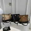 Bolsa de Ombro Patchwork Bordada Acolchoada de Camurça Grande Capacidade Tendência 2025 Outono/Inverno Moda Bolsa Transversal com Corrente para Mulheres