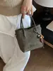 Bolsa tote transfronteiriça, de alta qualidade, fashion e de grande capacidade para mulheres, nova coleção de outono 2026, bolsa de ombro retrô e minimalista, bolsa transversal moderna