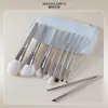 Pincel de Maquillaje Cangzhou, Pincel Biselado para Iluminador y Rubor con Punta de Dedo de Lana, Pincel Denso Esponjoso de Cerdas Suaves, Herramienta de Belleza Multifuncional