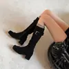 Primer Encuentro Temporada Estilo Coreano Punta Cuadrada Ante Tacón Grueso Botas Largas para Mujer Invierno Hebilla de Cinturón Botas Altas Color Sólido Botas de Moda