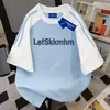 Camiseta de Manga Corta con Estampado de Letras de Marca de Moda y Diseño Color-Blocking Verano 2026 Versátil Holgada Estilo Pareja