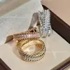 Série Maillard V Ouro Edição Exquisita Anel Cruzado de Luxo Leve com Diamantes, Design Único Anel Versátil Atacado