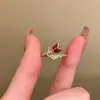 ¡Tejedor de Sueños de Piedras Preciosas de Colores! Juego de Anillos Dobles de Corazón Rosa Dorado con Diamante Rojo, Estilo Corte Vintage, Anillo de Dedo Índice de Lujo Ligero de Nicho