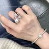 Anillo de Mariposa Fantasma Chapado en Oro de Alta Gama para Mujer, Completamente Incrustado con Diamantes, Diseño Abierto, Lujo Ligero, Hueco, Sensación de Alta Gama, Elegante Cadena para Clavícula