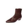 Botas Chelsea Versáteis Afuniladas em Pele de Cordeiro Estilo Francês Outono/Inverno 2026 Salto Médio Robusto Bico Quadrado Couro Genuíno Botas Profissionais de Cano Curto para Mulheres