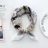 Bufanda Cuadrada Pequeña de Algodón y Lino Artística Nueva de Primavera y Verano para Mujer Bufanda para la Cabeza Estilosa Estilo Pueblo de Cuento de Hadas Coreano Bufanda Decorativa de Moda para el Cabello