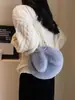 Bolso de peluche para mujer, otoño e invierno 2023, nuevo diseño de nicho, bolso bandolera con cadena, bolso redondo pequeño y peludo portátil para mujer