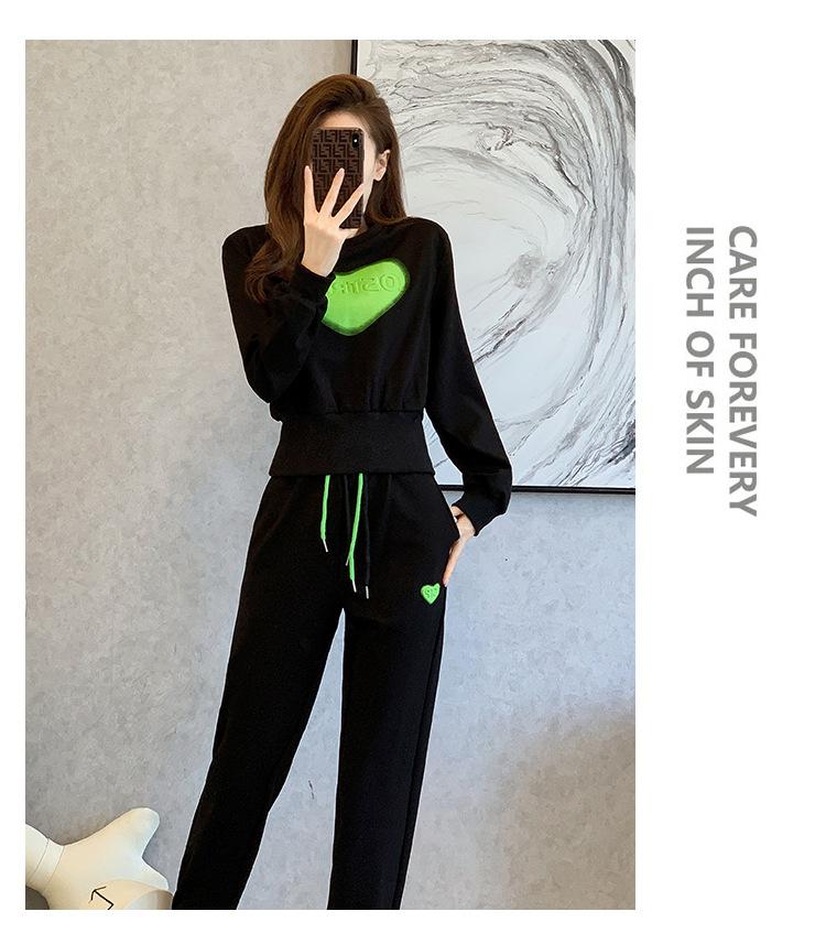 跨境淘货源分销2023秋冬季新款街头潮流减龄小个子爆款欧货网红款运动套装休闲运动气质休闲时尚流行新款秋装秋装女装时尚套装套装女装秋季套装女套装女女士运动服女装两件套套装卫衣套装休闲套装秋季套装女装时尚套装盐系休闲套装女装2023百搭设计感小众洋气欧货阿里国际站跨境采购Cross-border, shopping source, foreign trade, export, distribution 2023 fall, winter, new, street trend, explosive, European goods, network red, sportswear, leisure sports, temperament leisure, fashion popular, new autumn wear, autumn women's wear, fashion suit, women's wear, women's wear, women's wear, women's sportswear, women's two-piece, hoodie suit, casual suit, autumn suit, women's wear, Fashion suit salt department, casual suit women's dress, Ali International Station, cross-border procurement