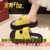 Sandálias Versáteis de Tira Única com Velcro para Mulheres 2026 Novo Verão Outdoor Mais Vendidos Estilo High-End Chinelos com Plataforma Aumentadores de Altura