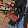 Bolsa de Hombro Retro para Primavera y Verano 2025 Bolso Baguette Bolso de Hombro Cruzado de Gama Alta Textura de Cadena de Nicho Bolso Cuadrado Pequeño