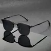Gafas de sol metálicas estilo retro, un accesorio sofisticado y de moda para mujer, también adecuadas para hombre, con montura cuadrada y diseño de media montura, que brindan excelente protección solar