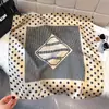 Bufanda Cuadrada de Seda con Estampado Geométrico de Lunares Retro Nueva de Primavera para Mujer, Seda de Imitación, Decoración para el Viaje Diario, Lazo para Bolso, Bufanda Cuadrada Profesional