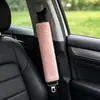 Protetor de Cinto de Segurança de Carro com Pelúcia de Ursinho Macio Anti-Asfixia Protetor de Ombro Disponível em Várias Cores Capa para Cinto de Segurança de Carro