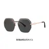 Gafas de sol metálicas de marco grande, delgadas, modernas, a la moda y de alta gama para mujer, gafas de sol de nailon anti-UV de alta definición