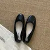 Sapatos de Salto Baixo Elegantes com Laço para Mulheres 2026 Novo Verão Retro Estilo Suave para Noite Sapatos Rasos Estilo Feijão