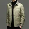 Chaqueta de Hombre con Plumón de Pato Blanco 2025 Invierno Ligera de Negocios Solapa Para Hombres de Mediana Edad Casual Cálida Color Puro Chaqueta Ligera de Plumón para Hombre