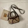 Bolsa retrô fashion de bolinhas de nicho 2026 nova bolsa transversal casual feminina bolsa de mão estilosa, requintada e única