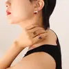Pendientes pequeños de estilo fragante, lujo ligero, versátiles, estilo Ins, rojos y azules, pendientes, joyería, pendientes de acero de titanio transfronterizos, no se decoloran, joyería al por mayor